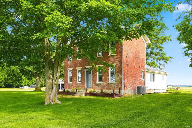 4176 E 400 Road, Huntington, IN 46750