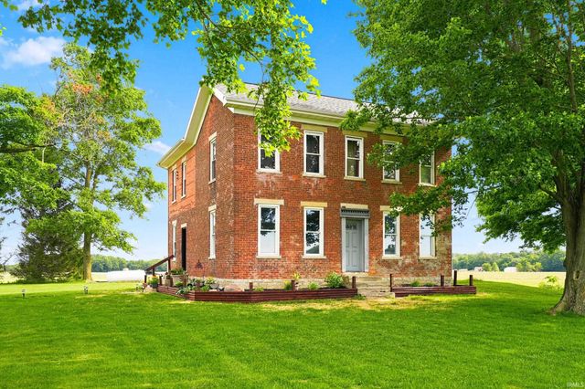 4176 E 400 Road, Huntington, IN 46750