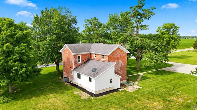 4176 E 400 Road, Huntington, IN 46750