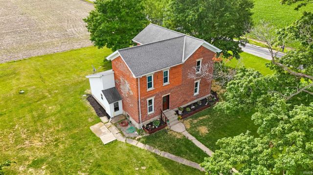 4176 E 400 Road, Huntington, IN 46750