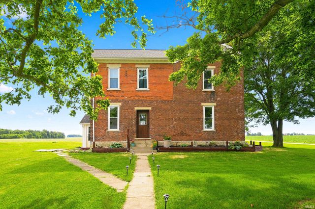 4176 E 400 Road, Huntington, IN 46750