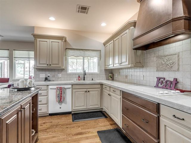 11104 Shoreside Drive, Oklahoma City, OK 73170