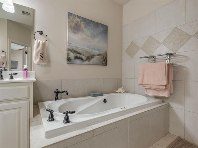 11104 Shoreside Drive, Oklahoma City, OK 73170