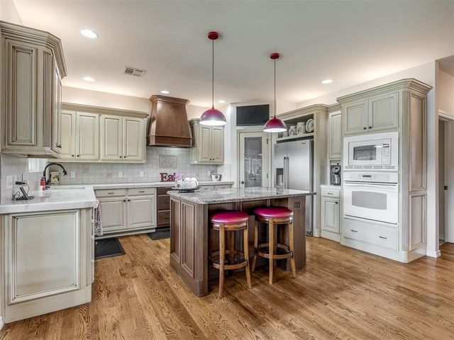 11104 Shoreside Drive, Oklahoma City, OK 73170