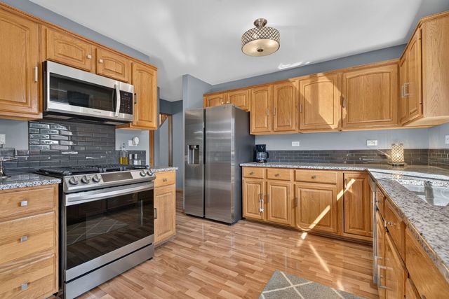 312 Badger Court, Oswego, IL 60543