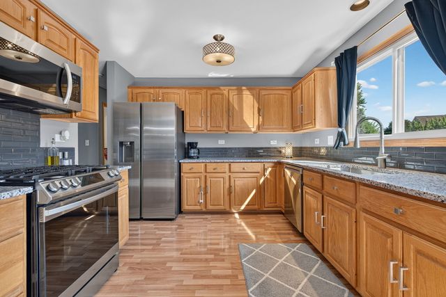 312 Badger Court, Oswego, IL 60543