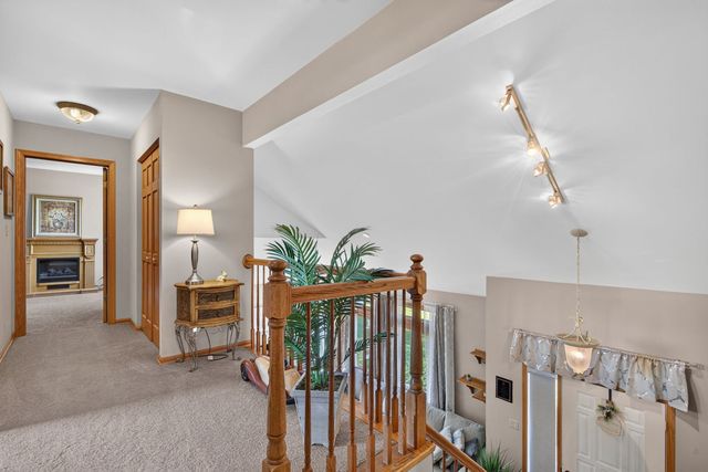 312 Badger Court, Oswego, IL 60543