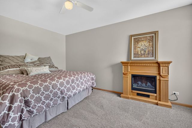 312 Badger Court, Oswego, IL 60543