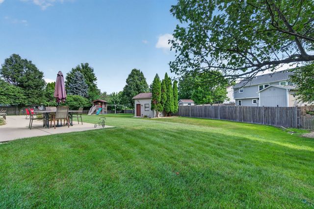 312 Badger Court, Oswego, IL 60543