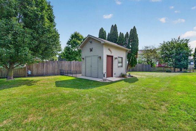 312 Badger Court, Oswego, IL 60543