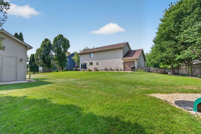 312 Badger Court, Oswego, IL 60543