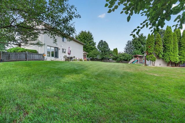 312 Badger Court, Oswego, IL 60543