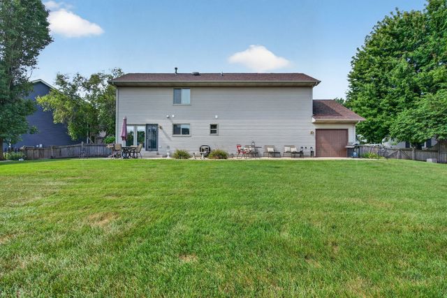 312 Badger Court, Oswego, IL 60543