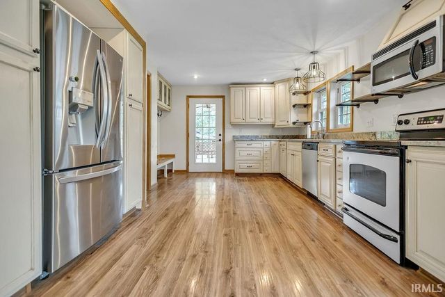 4585 E Robinson Road, Bloomington, IN 47408