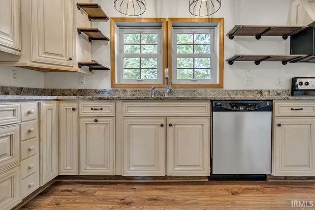 4585 E Robinson Road, Bloomington, IN 47408