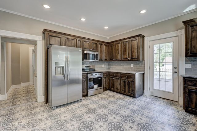 1112 S Garrison Avenue, Carthage, MO 64836