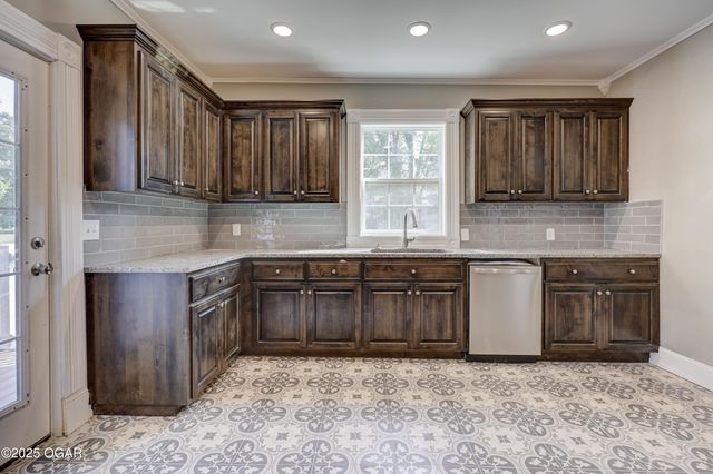 1112 S Garrison Avenue, Carthage, MO 64836