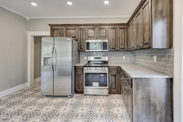 1112 S Garrison Avenue, Carthage, MO 64836