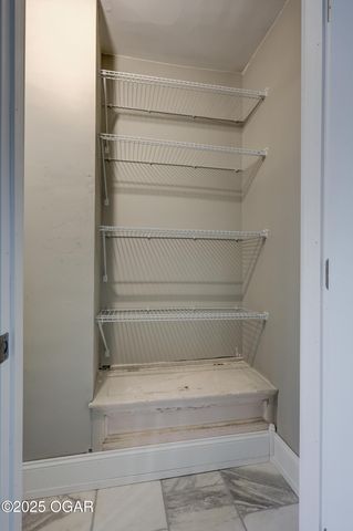 1112 S Garrison Avenue, Carthage, MO 64836