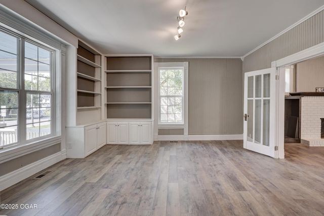 1112 S Garrison Avenue, Carthage, MO 64836