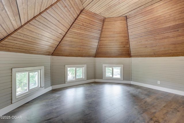 1112 S Garrison Avenue, Carthage, MO 64836