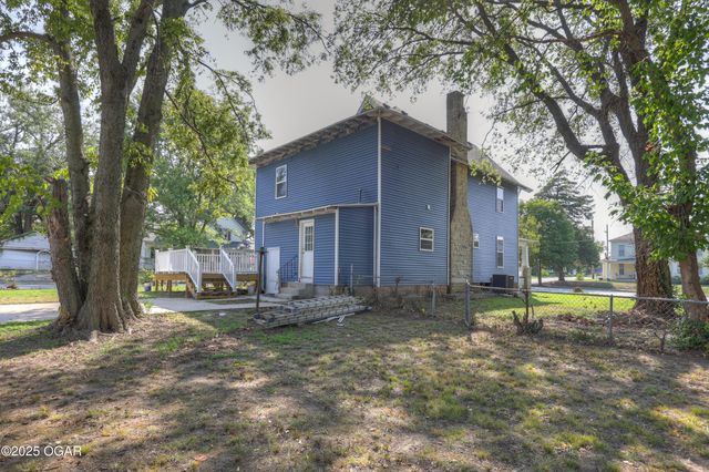 1112 S Garrison Avenue, Carthage, MO 64836