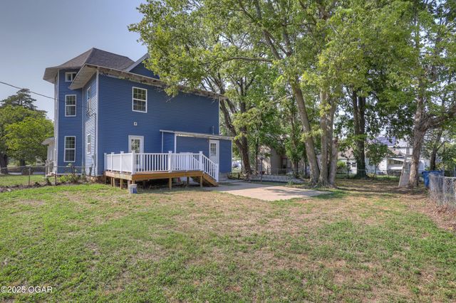 1112 S Garrison Avenue, Carthage, MO 64836