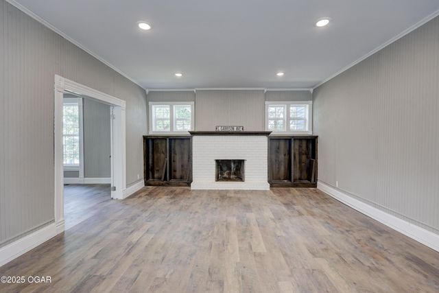 1112 S Garrison Avenue, Carthage, MO 64836