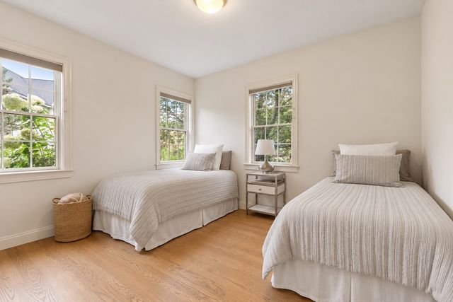 6 Watkins Ln, Southborough, MA 01772
