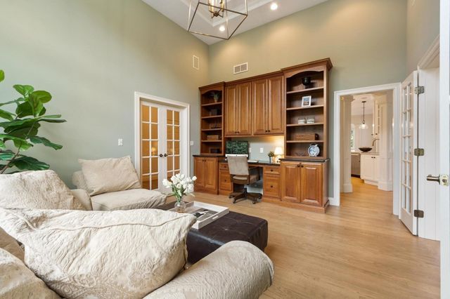 6 Watkins Ln, Southborough, MA 01772