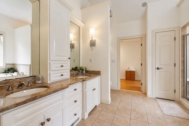 6 Watkins Ln, Southborough, MA 01772