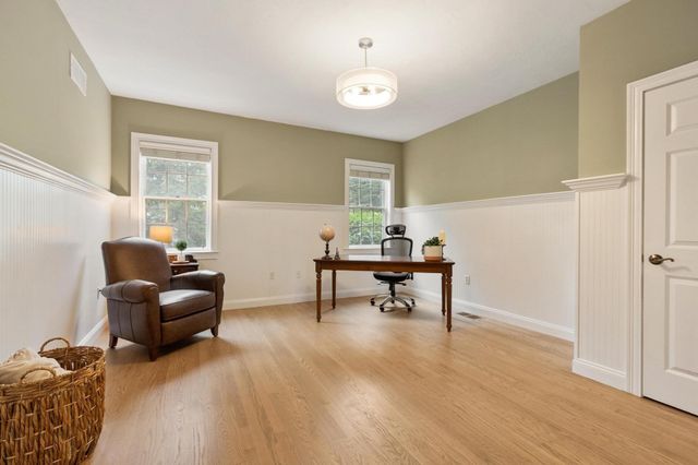 6 Watkins Ln, Southborough, MA 01772