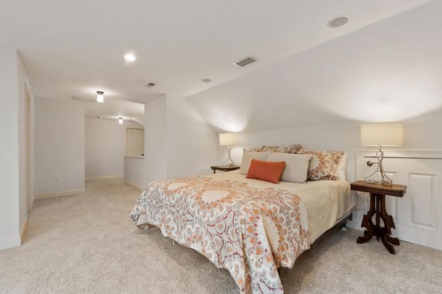 6 Watkins Ln, Southborough, MA 01772