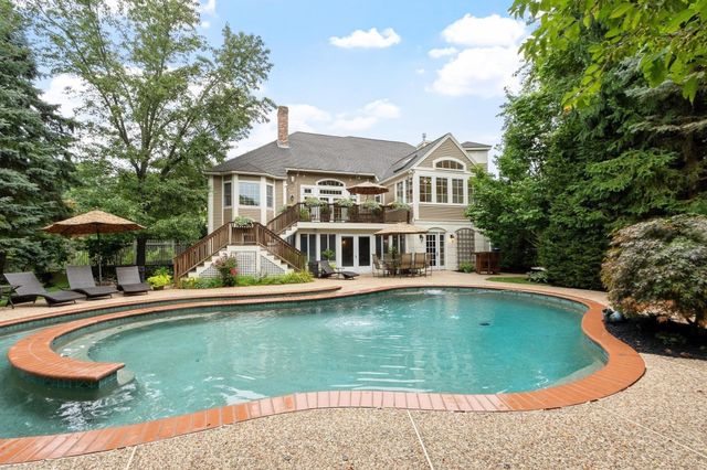 6 Watkins Ln, Southborough, MA 01772