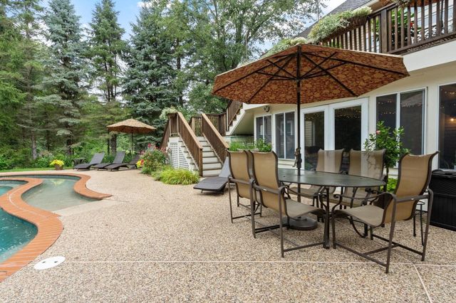 6 Watkins Ln, Southborough, MA 01772