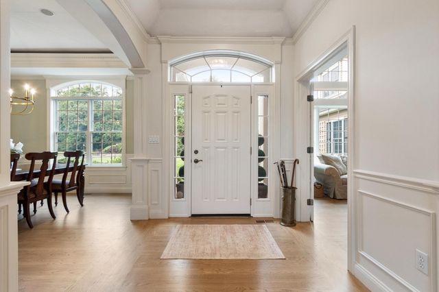 6 Watkins Ln, Southborough, MA 01772