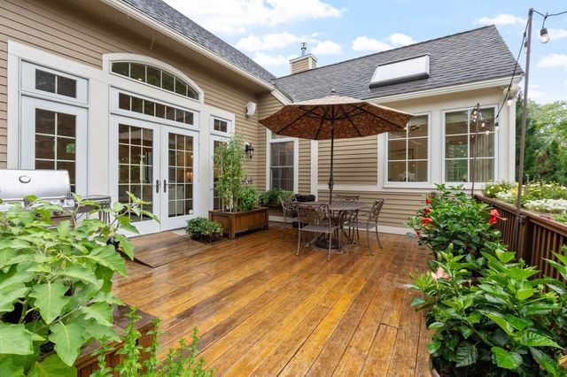 6 Watkins Ln, Southborough, MA 01772