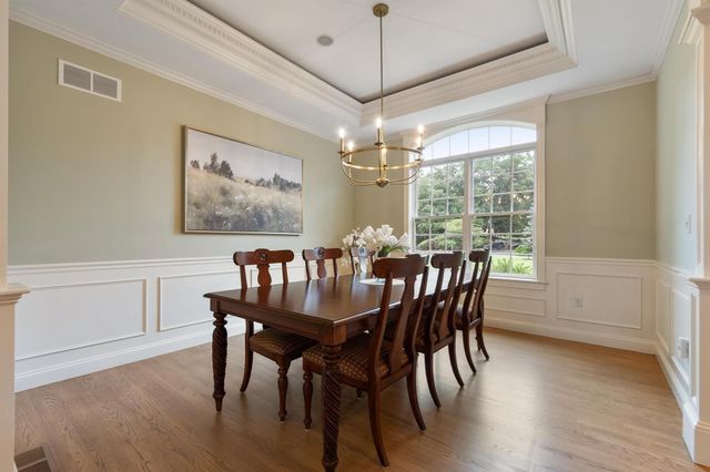 6 Watkins Ln, Southborough, MA 01772