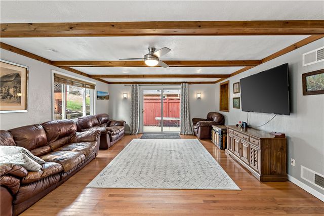 5318 Spring Valley Dr, Whitehall, PA 15236