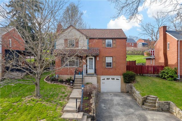 5318 Spring Valley Dr, Whitehall, PA 15236