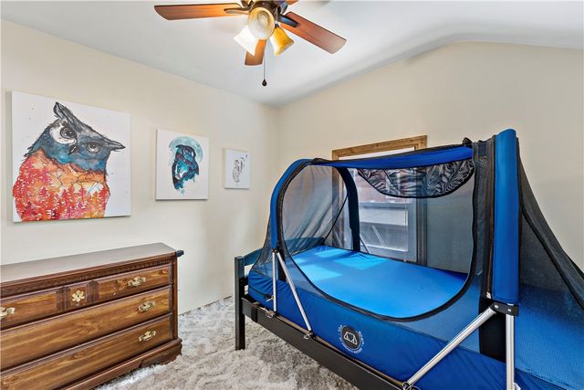 5318 Spring Valley Dr, Whitehall, PA 15236