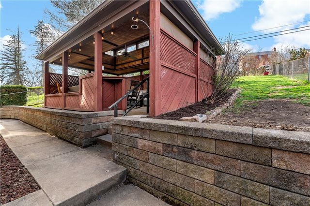 5318 Spring Valley Dr, Whitehall, PA 15236