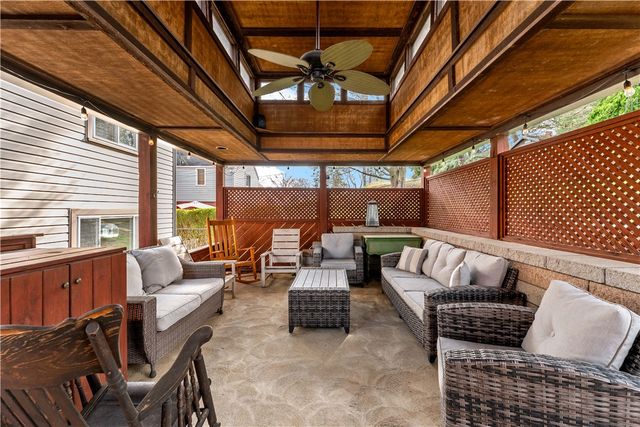 5318 Spring Valley Dr, Whitehall, PA 15236