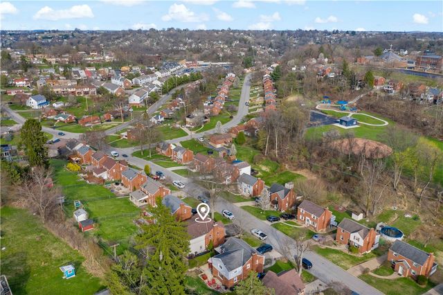 5318 Spring Valley Dr, Whitehall, PA 15236