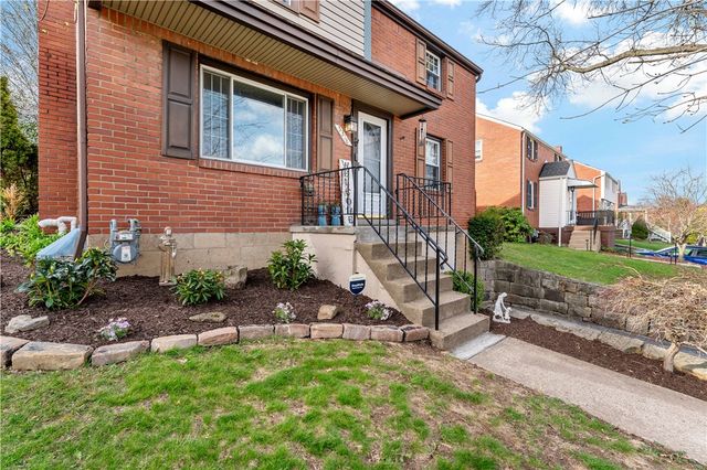 5318 Spring Valley Dr, Whitehall, PA 15236