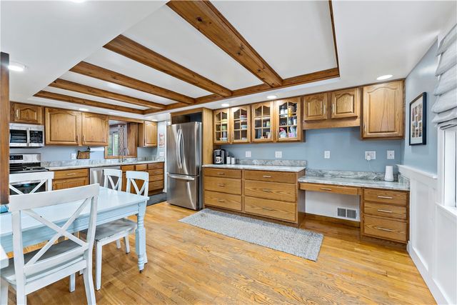 5318 Spring Valley Dr, Whitehall, PA 15236