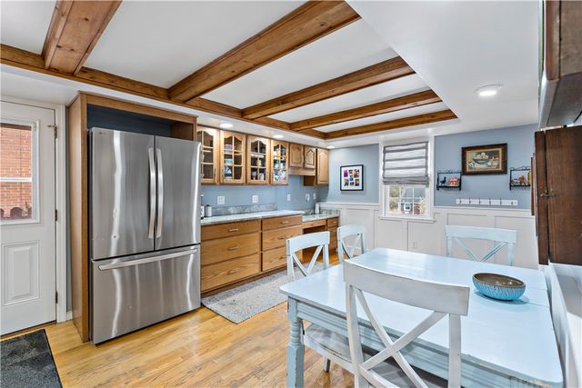 5318 Spring Valley Dr, Whitehall, PA 15236