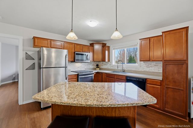 4547 Green Meadow Drive, Caledonia, MI 49316