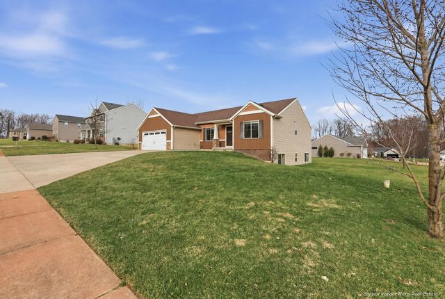 4547 Green Meadow Drive, Caledonia, MI 49316