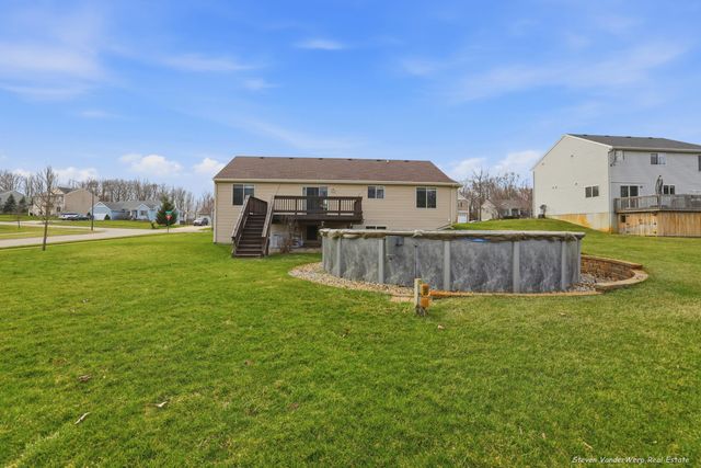 4547 Green Meadow Drive, Caledonia, MI 49316